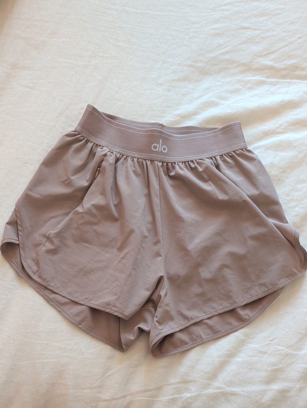 ALO Yoga Matchpoint Women's Athletic Shorts XS - Picture 1 of 8